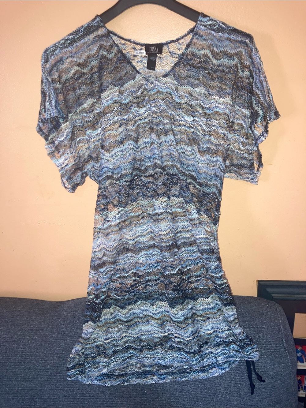 Donna Blue and Black Sheer Wave Knit Top